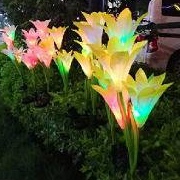 太阳能4头百合花灯